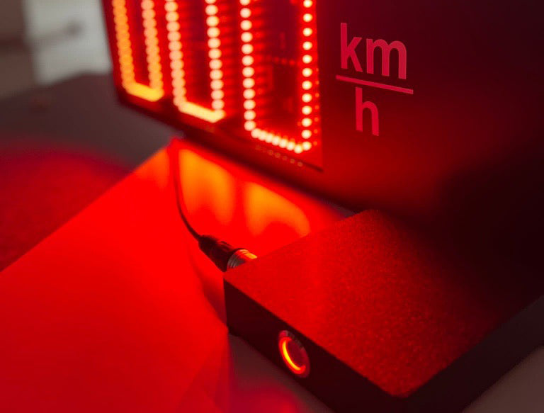 Speed-Blackbox + Geschwindigkeit-Anzeige